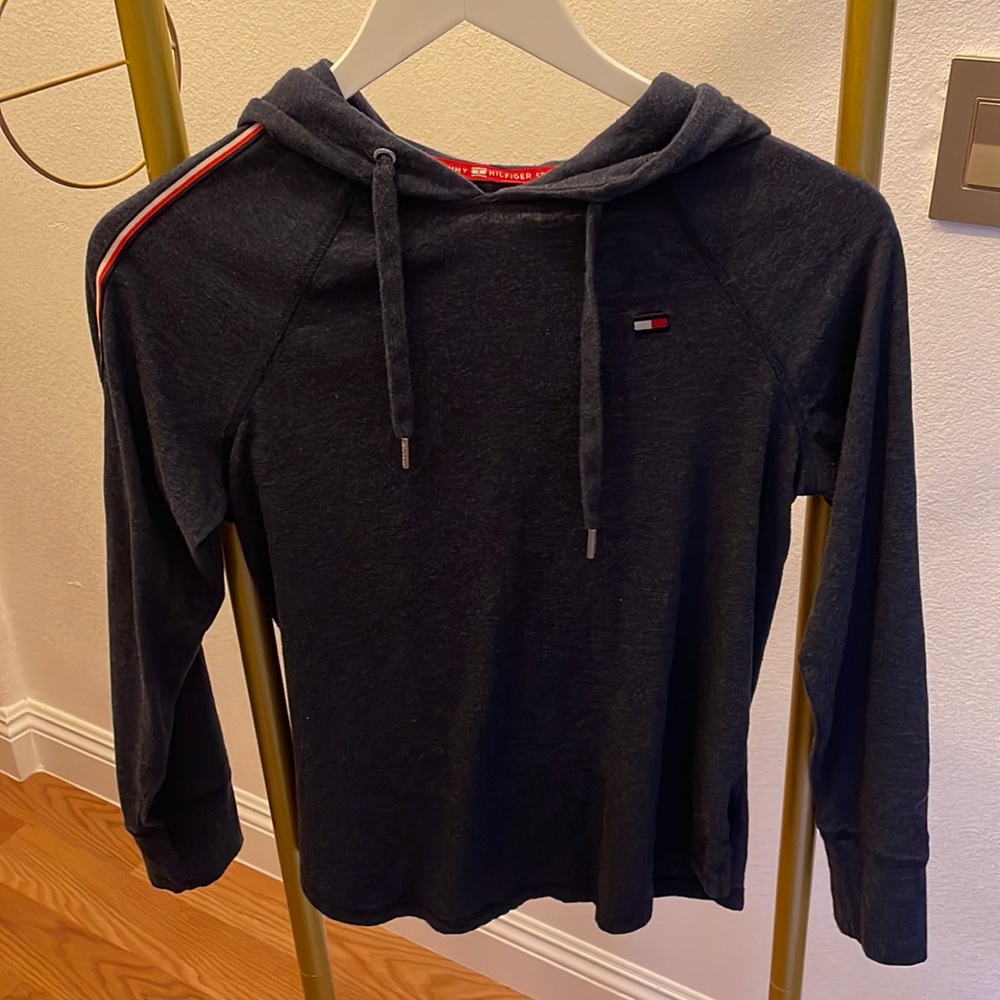 Tommy Hilfiger Navy blue, light weight hooded long sleeve Tshirt size s